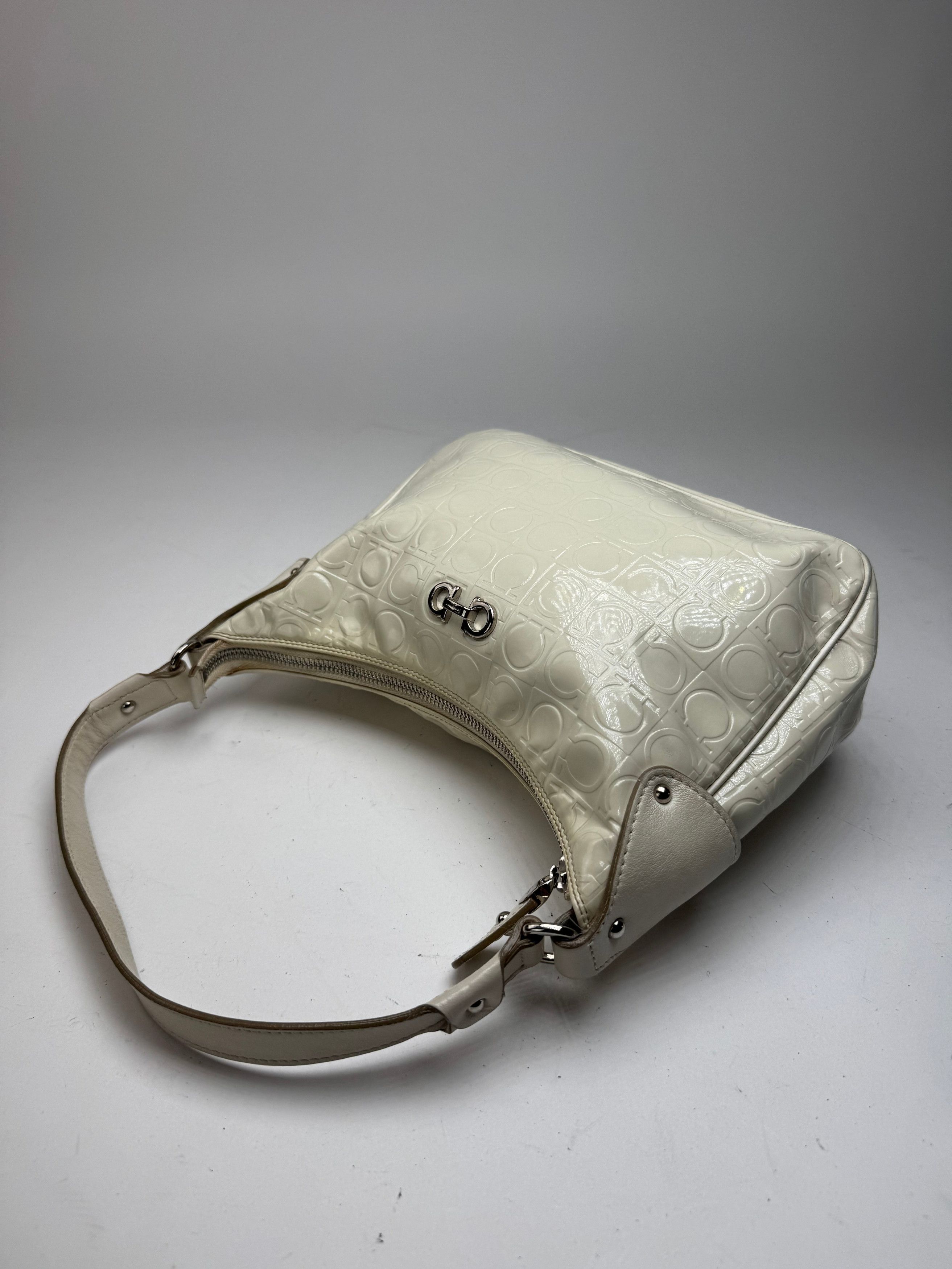 Salvatore Ferragamo Vintage Monogram Patent Leather bag white Size ONE SIZE - 9 Thumbnail