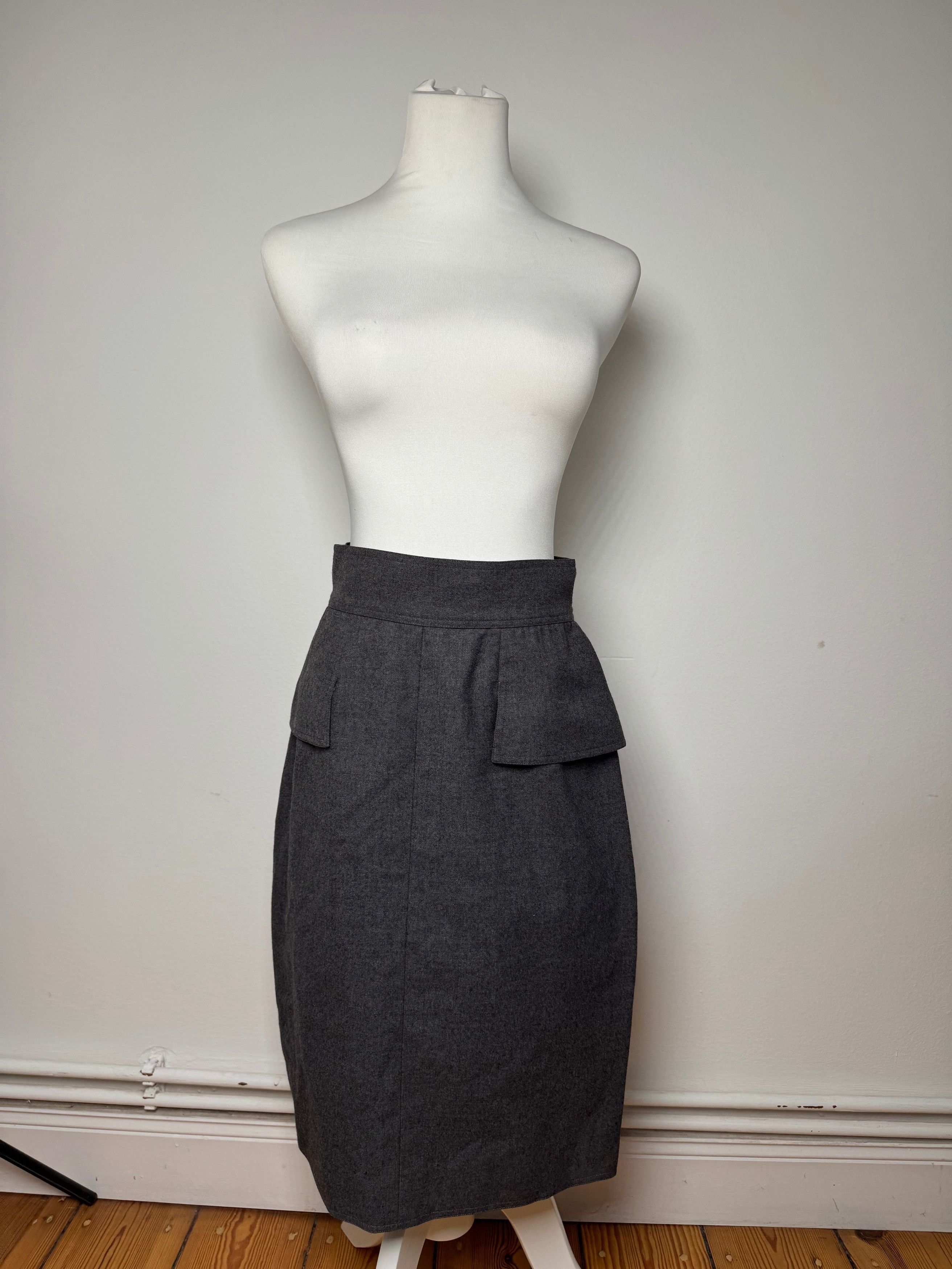 Chanel Vintage Wool Skirt Grey 36/S Size 27" / US 4 / IT 40 - 14 Thumbnail