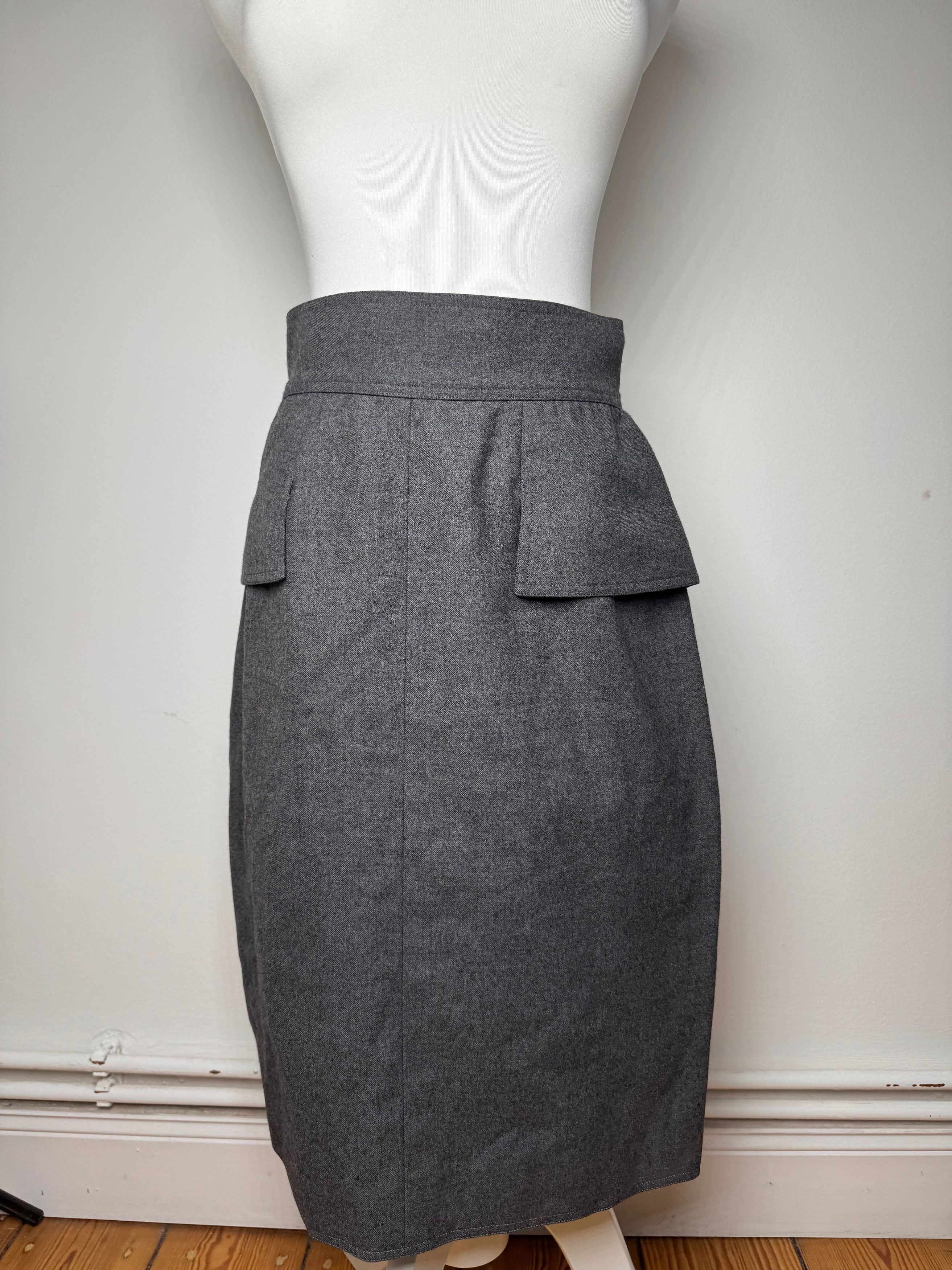 Chanel Vintage Wool Skirt Grey 36/S Size 27" / US 4 / IT 40 - 15 Thumbnail