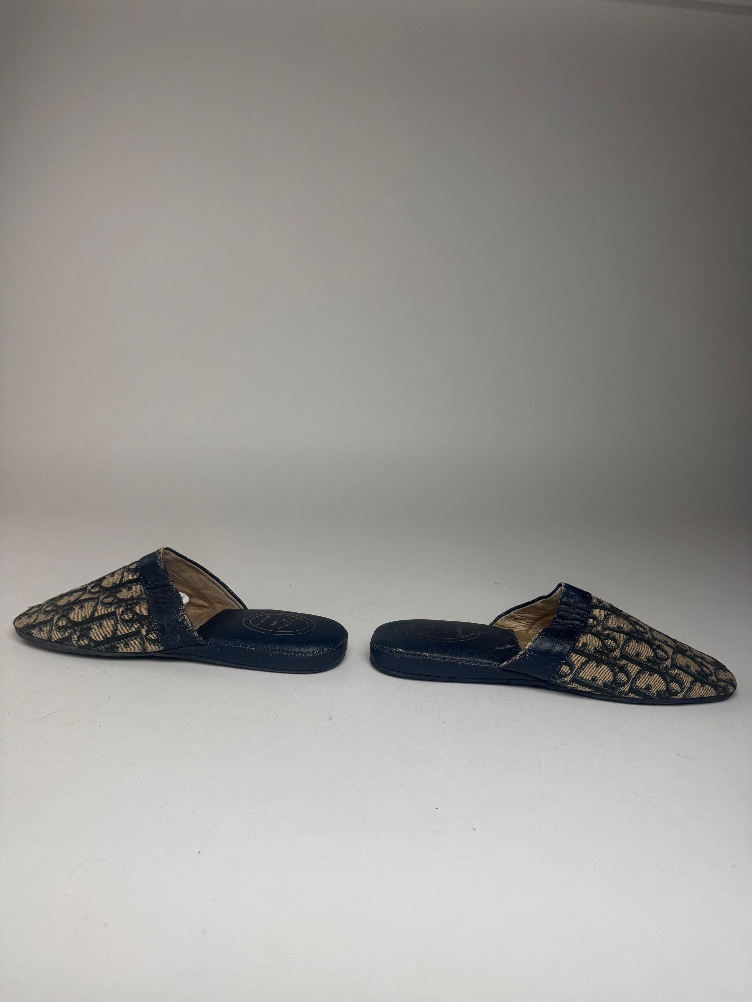 Dior Vintage Monogram Slides Size US 7 / IT 37 - 9 Thumbnail