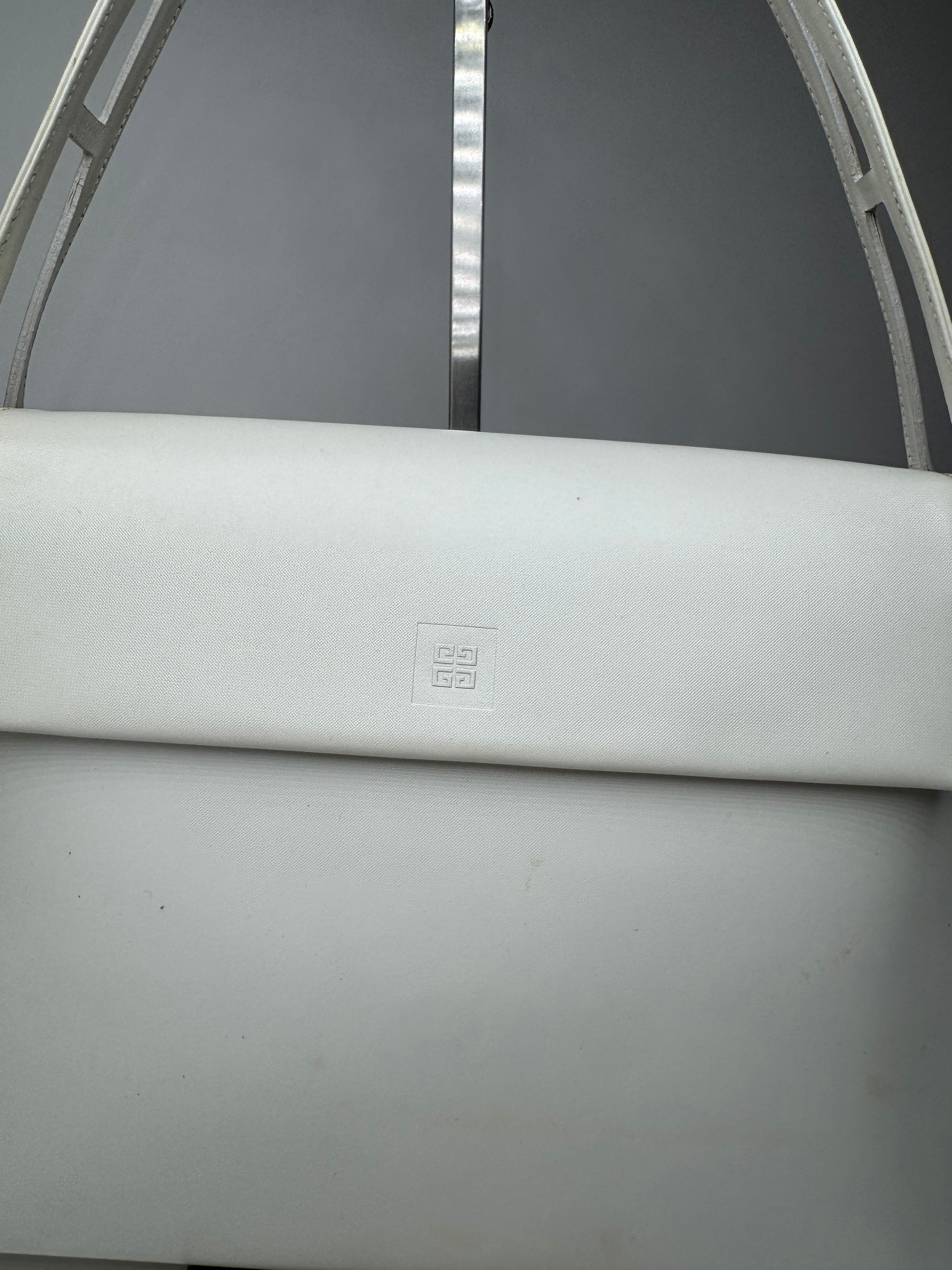 Other Vintage Givenchy Patent Leather Bag white Size ONE SIZE - 7 Thumbnail