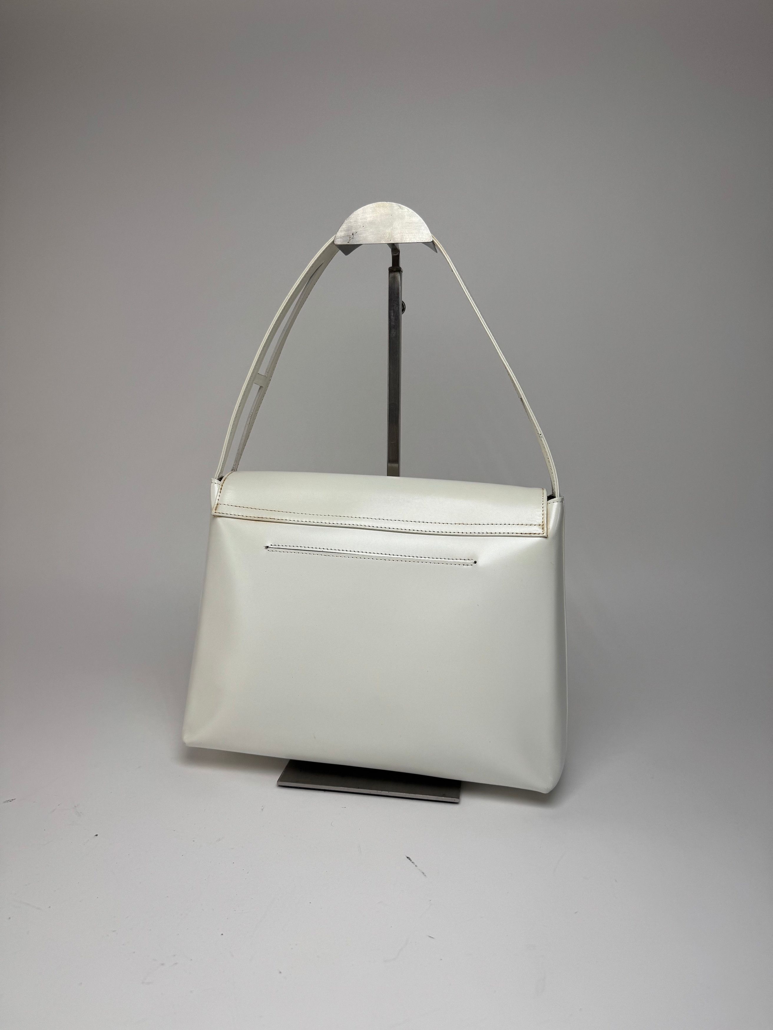 Other Vintage Givenchy Patent Leather Bag white Size ONE SIZE - 15 Thumbnail
