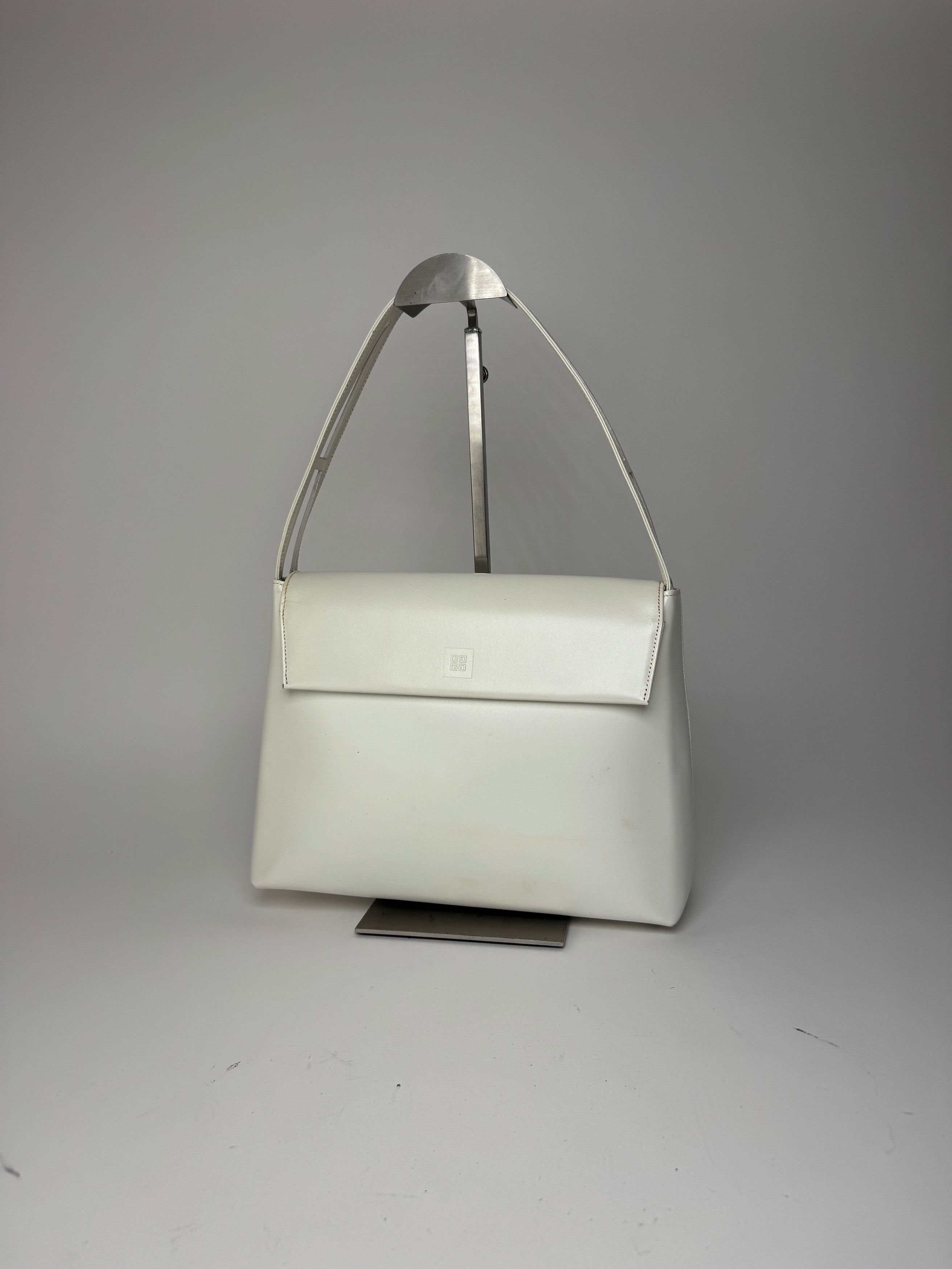 Other Vintage Givenchy Patent Leather Bag white Size ONE SIZE - 6 Thumbnail