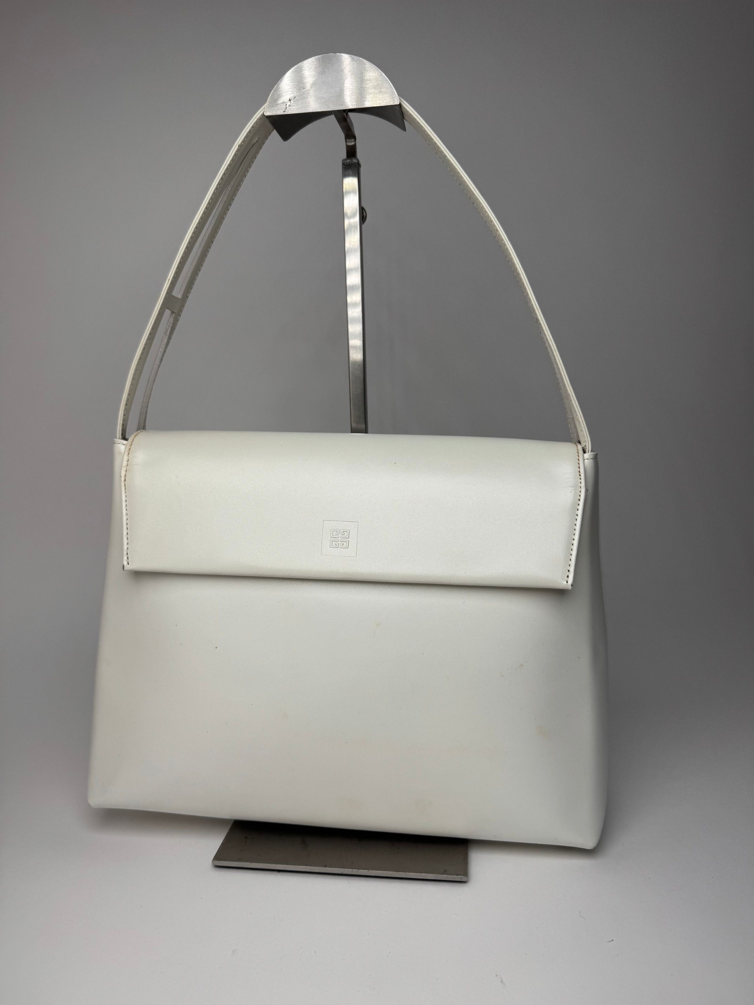 Other Vintage Givenchy Patent Leather Bag white Size ONE SIZE - 14 Thumbnail