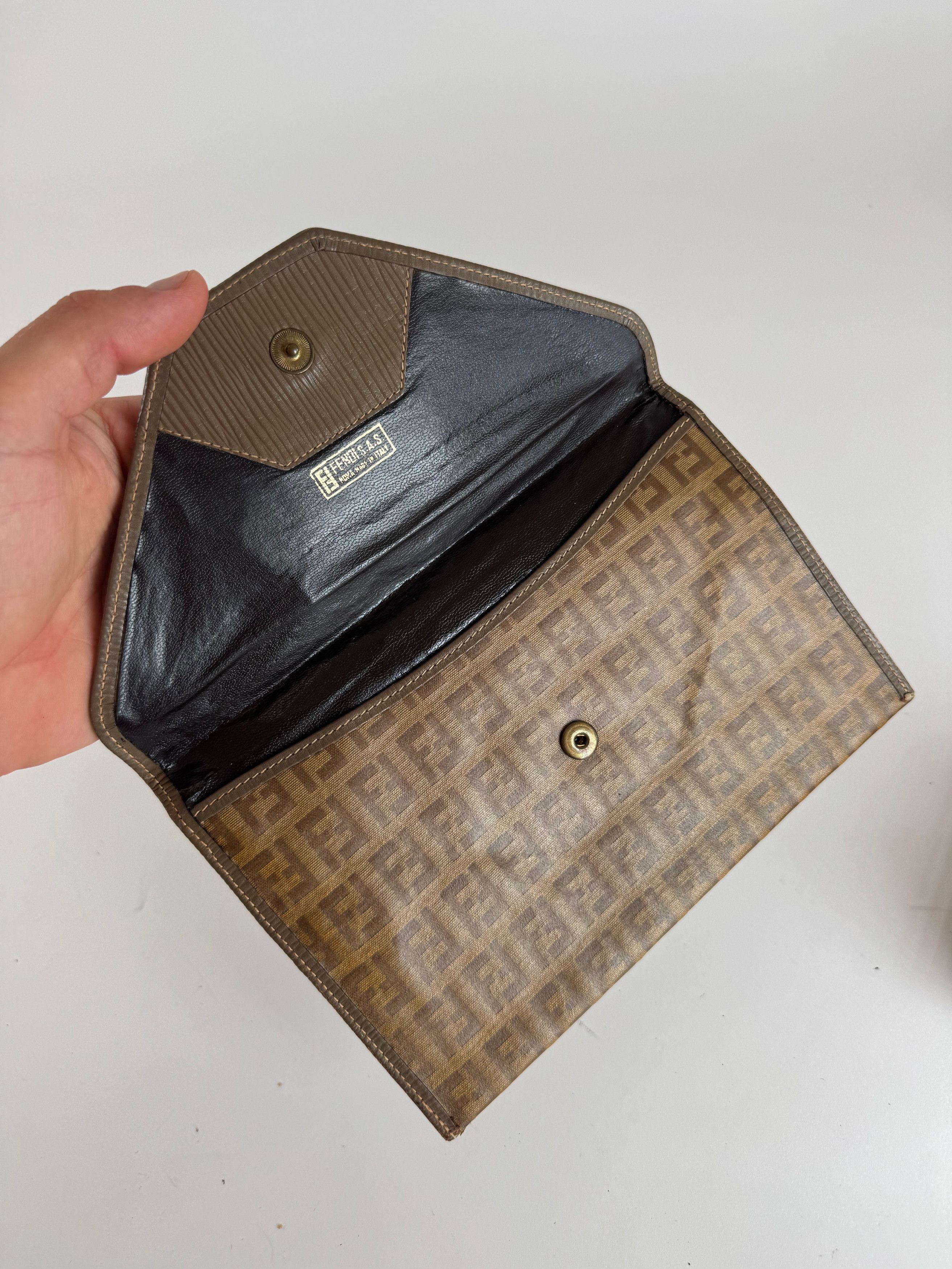 Vintage FF monogram Leather clutch brown