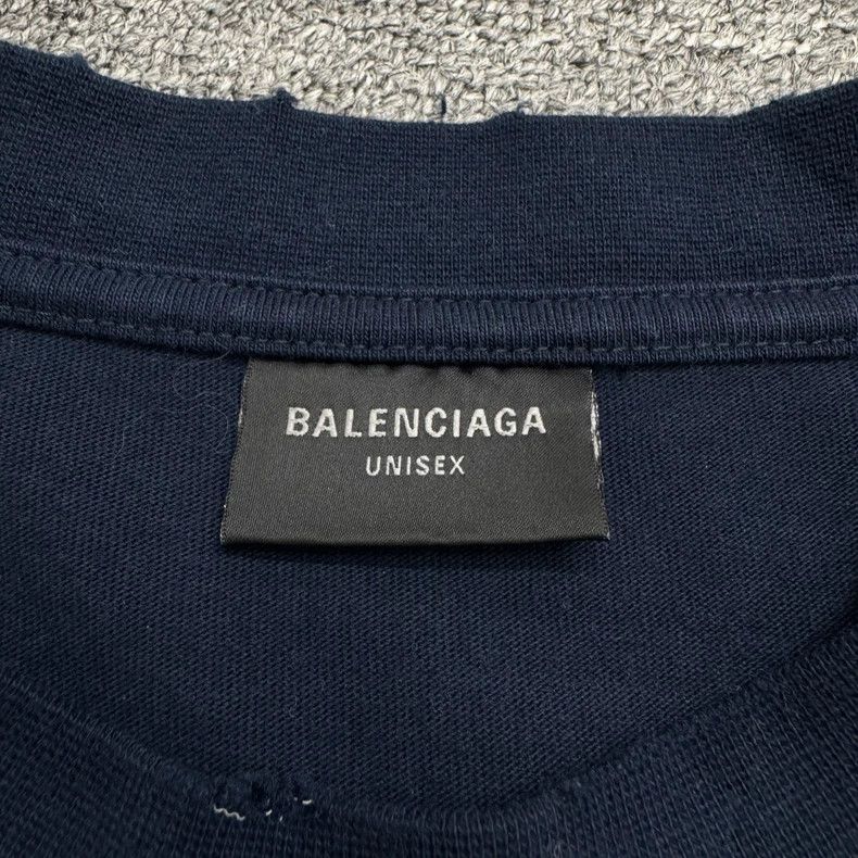 Balenciaga Balenciaga Distressed Logo Short Sleeve Tee Size US M / EU 48-50 / 2 - 3 Thumbnail