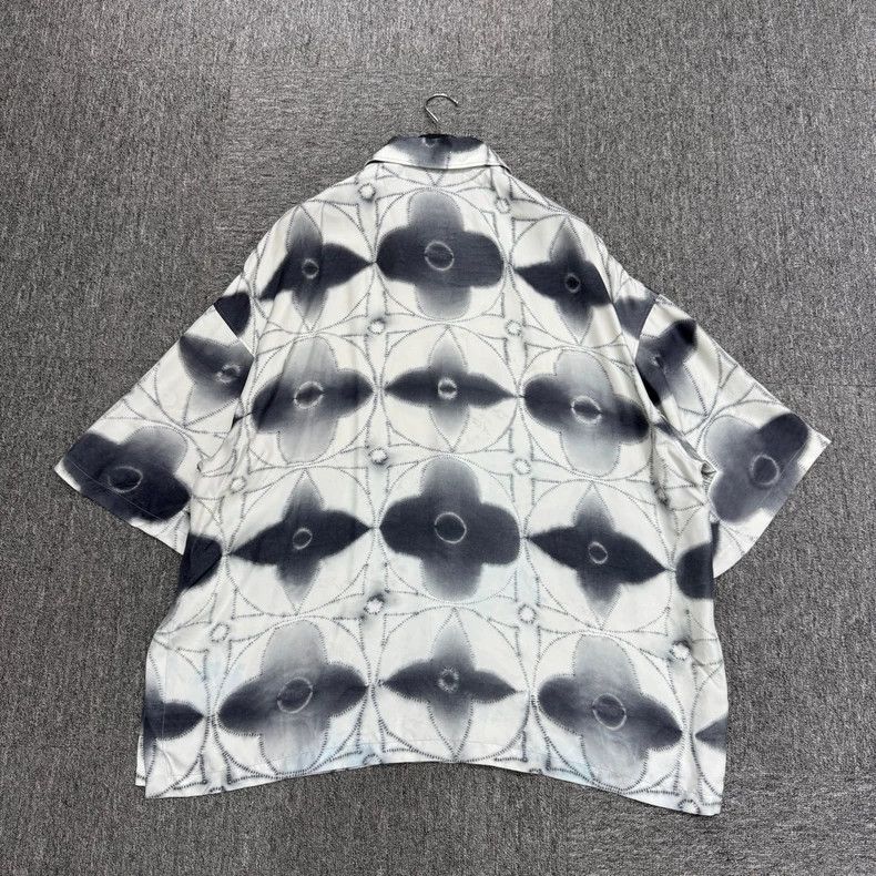 Louis Vuitton Louis Vuitton Ink Floral Silk Short Sleeve Size US XL / EU 56 / 4 - 2 Thumbnail