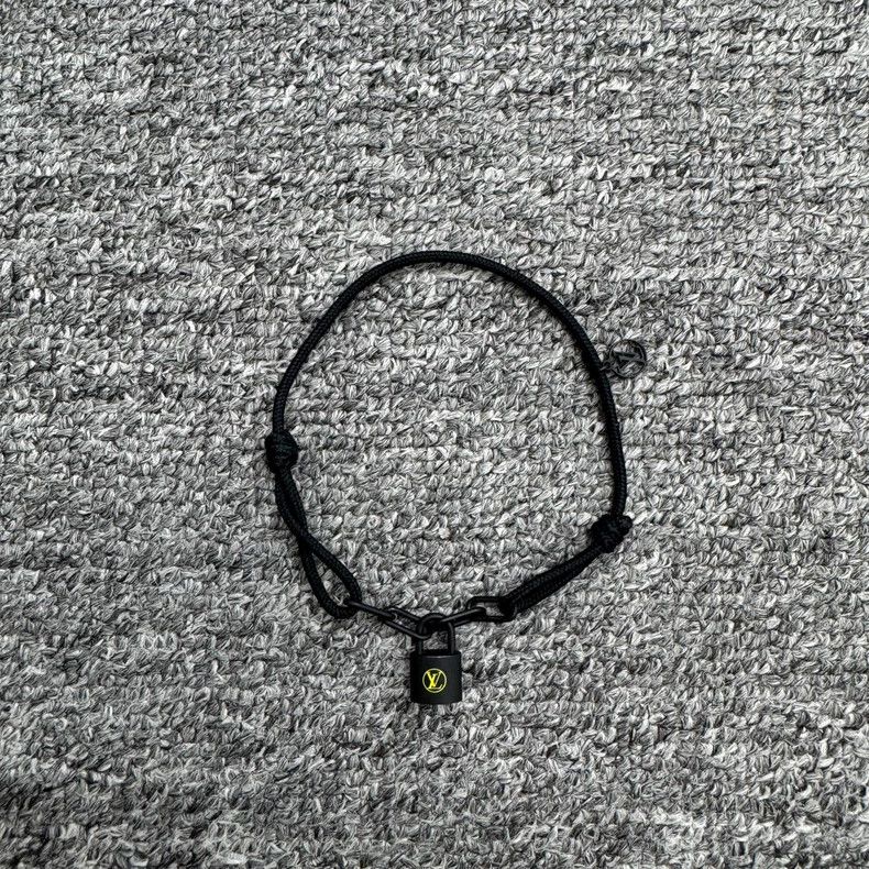 Louis Vuitton Louis Vuitton LV Charity Bracelet Size ONE SIZE - 2 Thumbnail