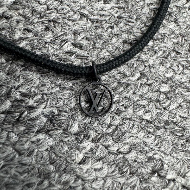 Louis Vuitton Louis Vuitton LV Charity Bracelet Size ONE SIZE - 4 Thumbnail
