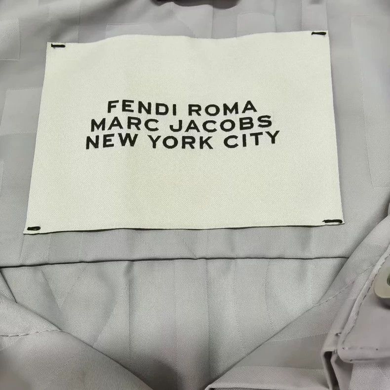 Fendi FENDI Logo Print Short Sleeve Shirt Size US L / EU 52-54 / 3 - 3 Thumbnail
