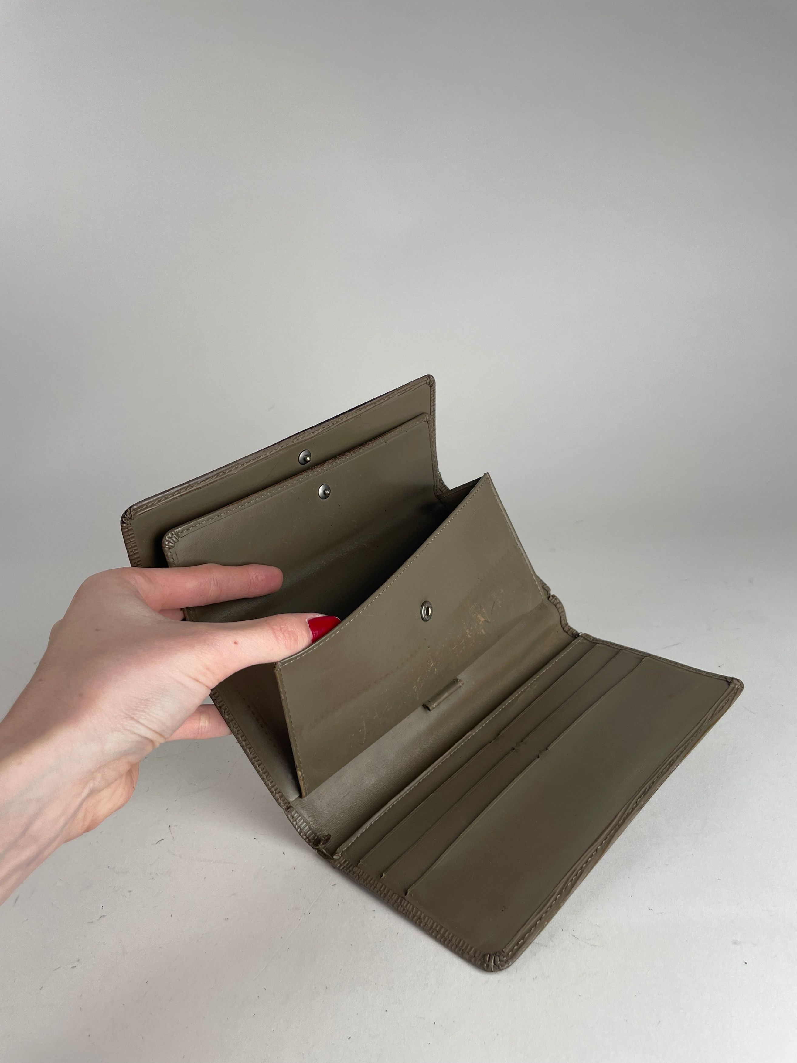 Louis Vuitton Vintage EPI leather kimono Wallet Grey/Brown Size ONE SIZE - 10 Thumbnail