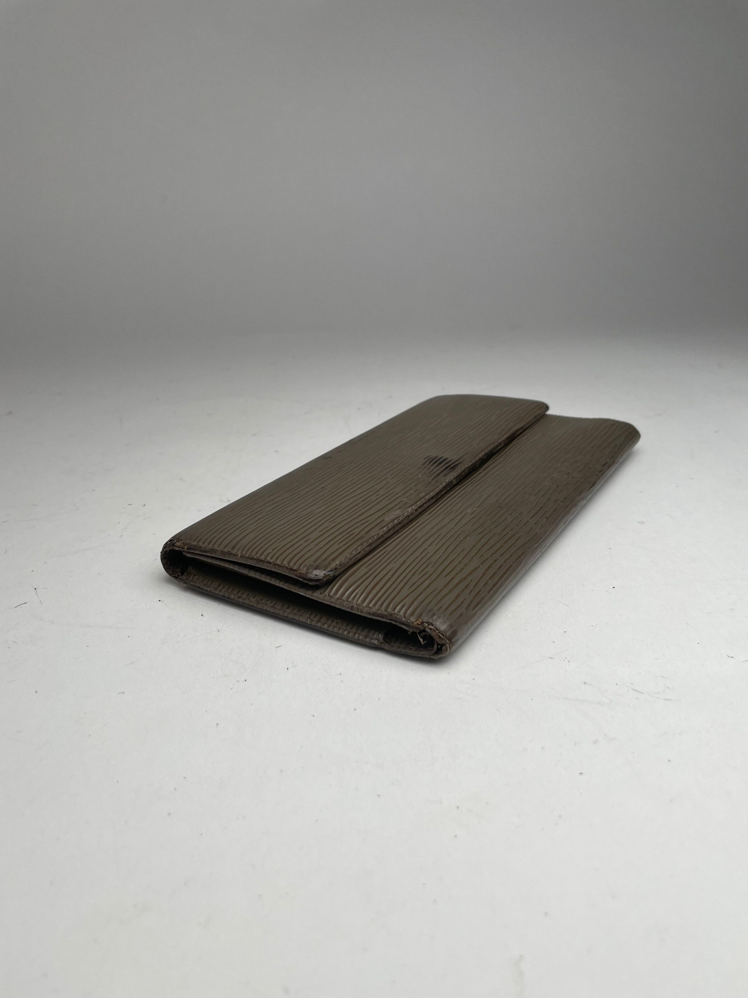 Louis Vuitton Vintage EPI leather kimono Wallet Grey/Brown Size ONE SIZE - 9 Thumbnail