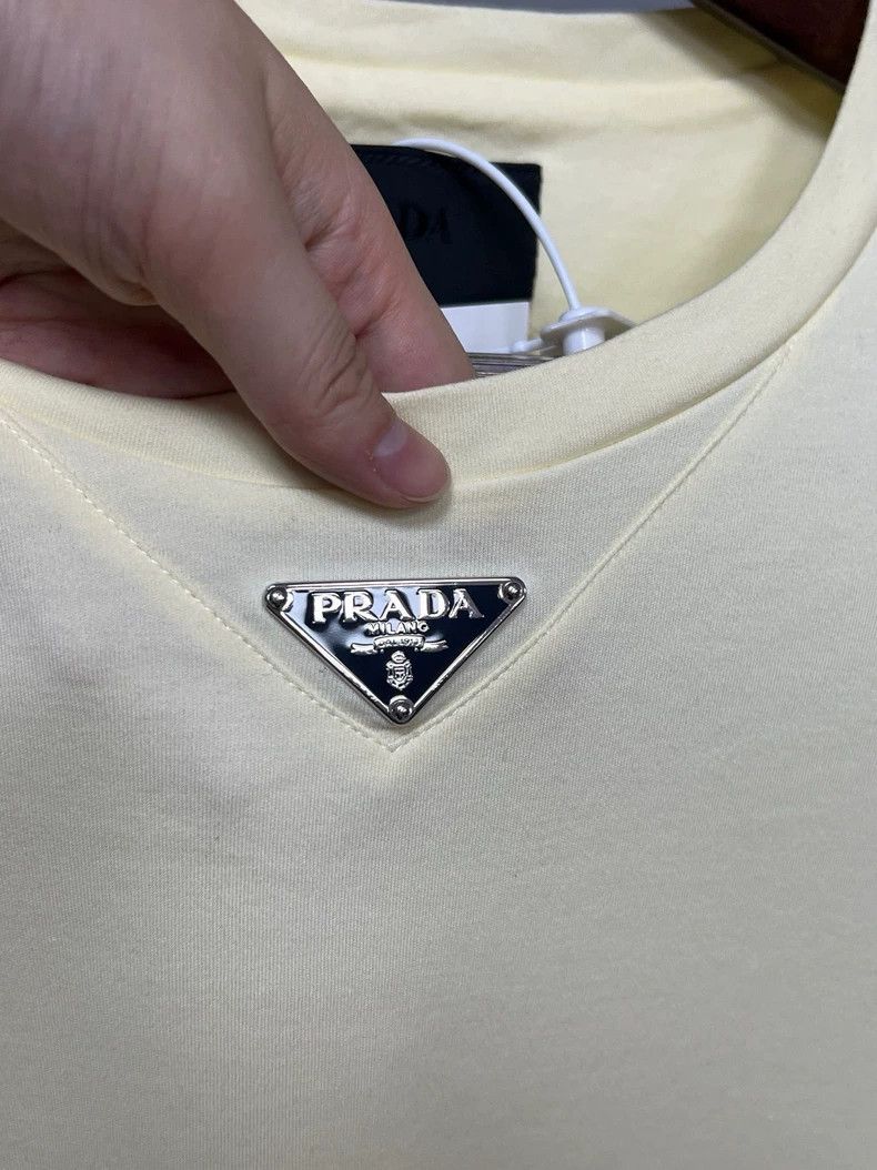 Prada Prada Beige Triangle Logo Short-Sleeve Tee-yf Size US M / EU 48-50 / 2 - 3 Thumbnail
