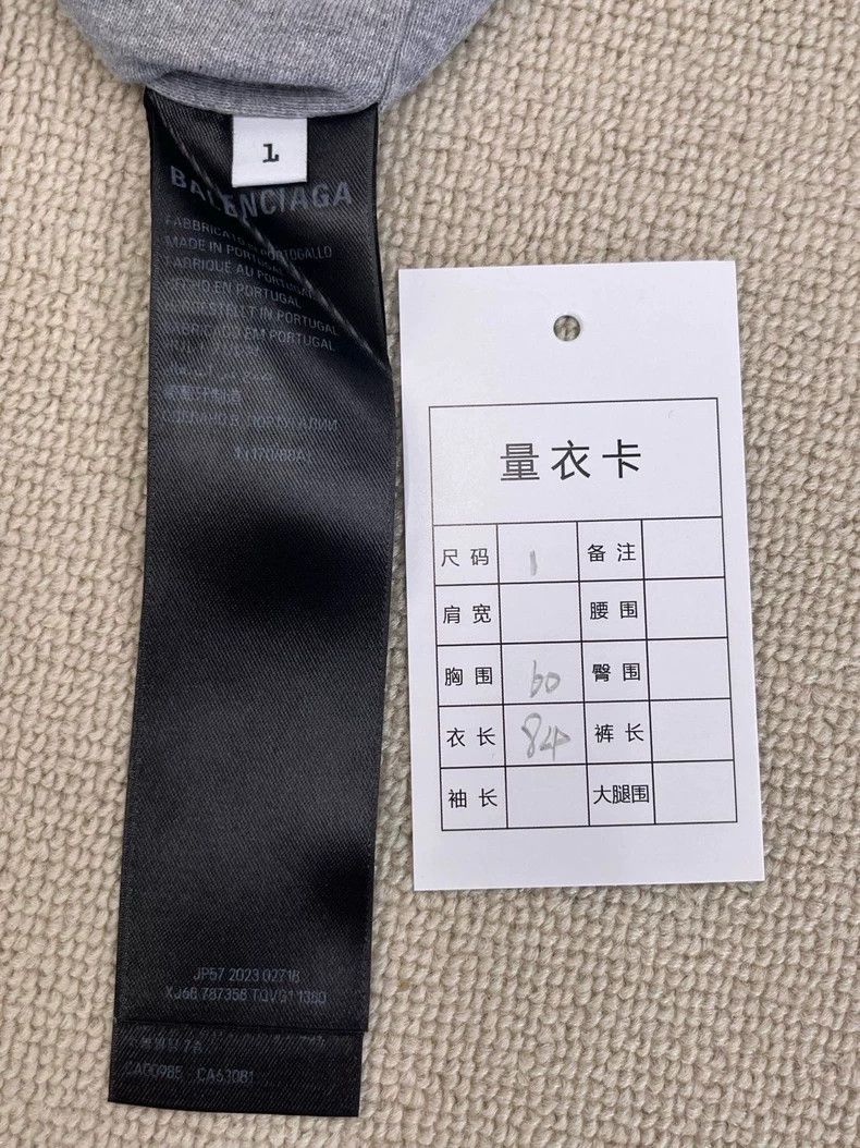 Balenciaga Balenciaga AI Generated Distressed Tee-yf Size US M / EU 48-50 / 2 - 4 Thumbnail