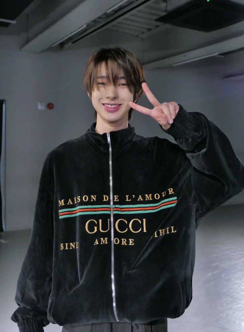 Gucci Gucci Black Velvet Logo Embroidery Jacket-yf Size US M / EU 48-50 / 2 - 6 Thumbnail