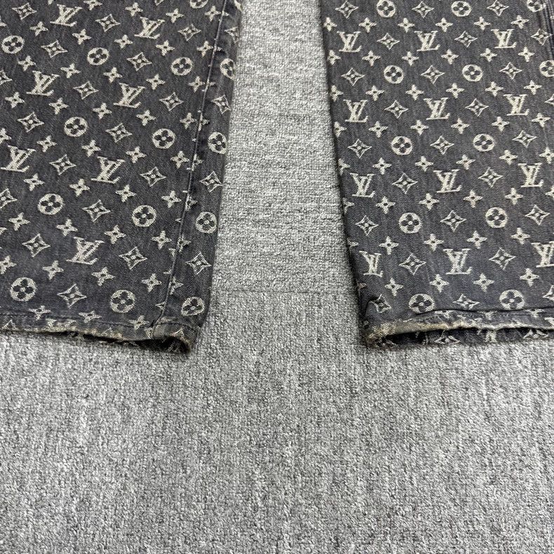Louis Vuitton Louis Vuitton Distressed Embroidered Jeans-yf Size US 29 - 6 Thumbnail