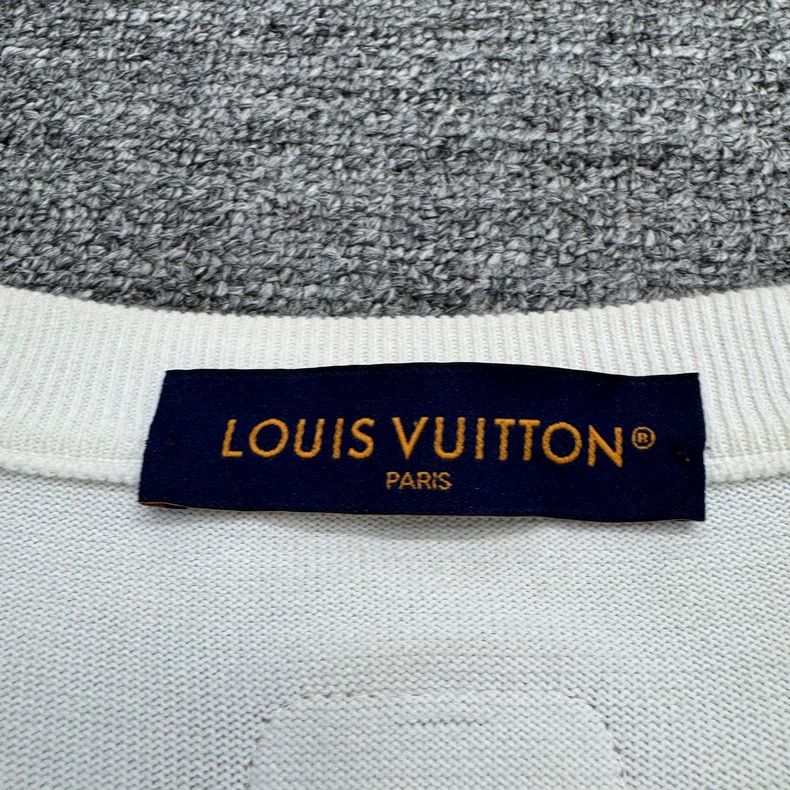 Louis Vuitton Louis Vuitton LV Logo Knit Short Sleeve-yf Size US L / EU 52-54 / 3 - 6 Thumbnail