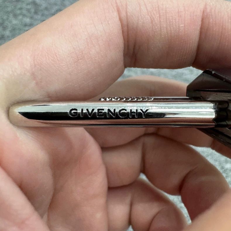 Givenchy Givenchy Silver Lock Buckle Accessory-yf Size ONE SIZE - 4 Thumbnail