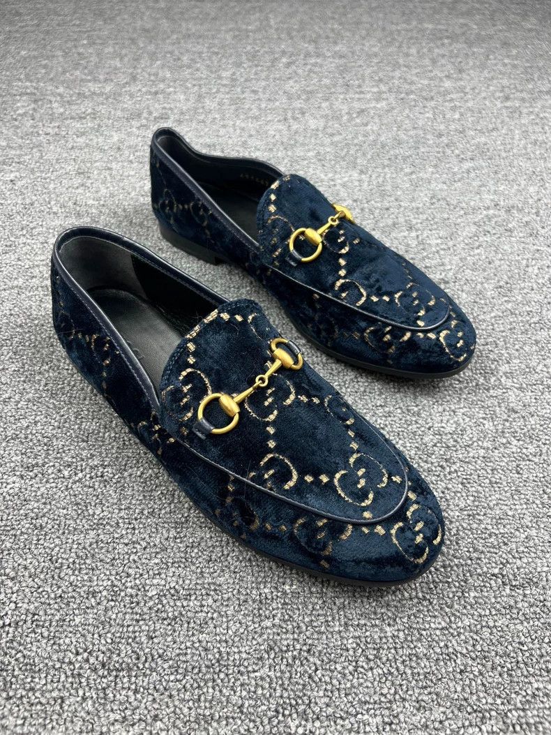 Gucci Blue Velvet Loafers with Gold Accents-yf