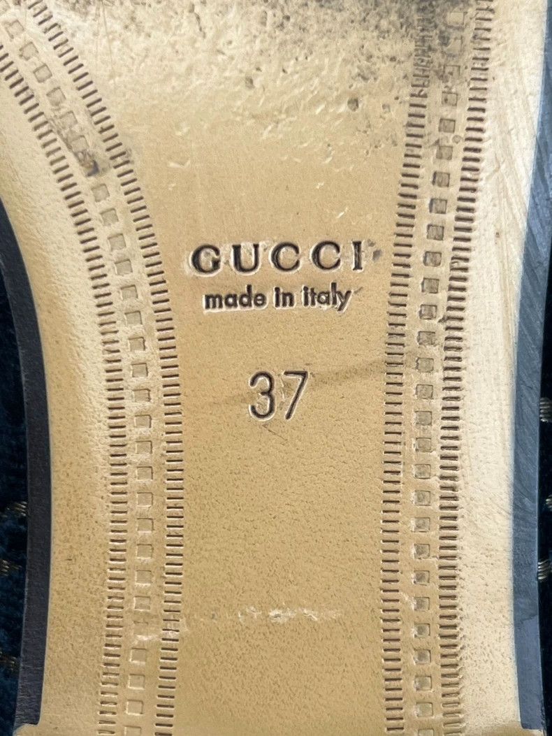 Gucci Blue Velvet Loafers with Gold Accents-yf