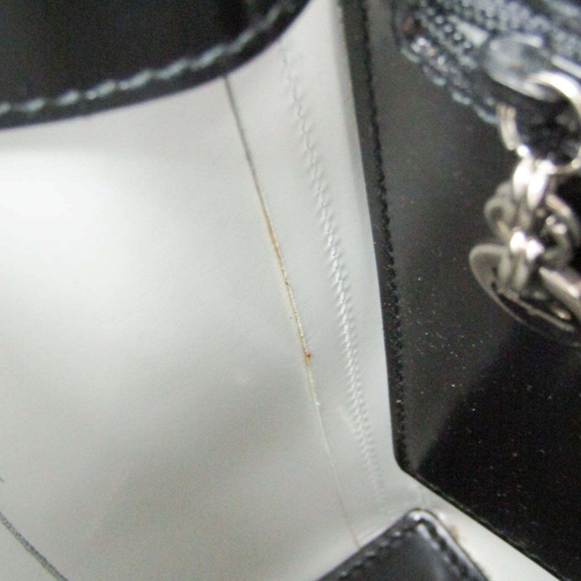 Salvatore Ferragamo Salvatore Ferragamo DJ-21 8210 Women's Patent Leather Handbag Black Size ONE SIZE - 14 Thumbnail