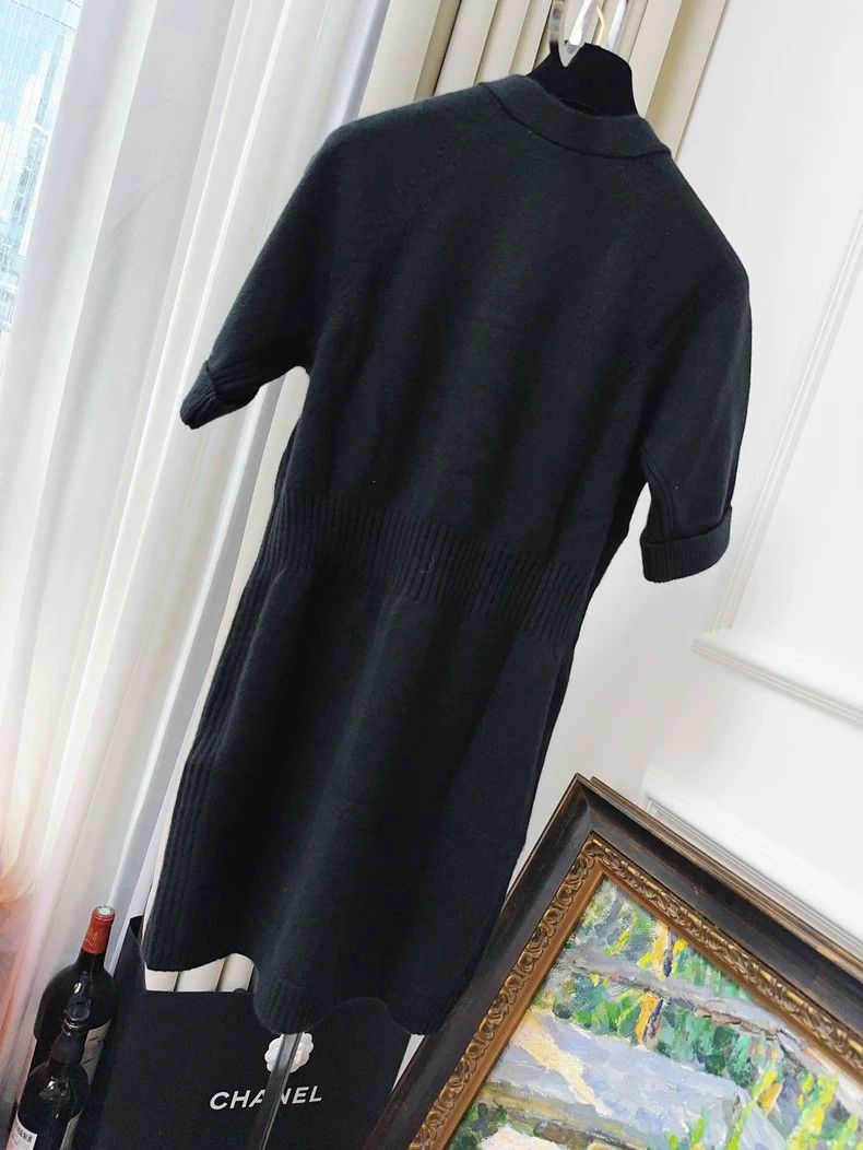 Chanel Chanel 22B Black V-Neck Cashmere Dress - dmc Size US M / EU 48-50 / 2 - 2 Thumbnail