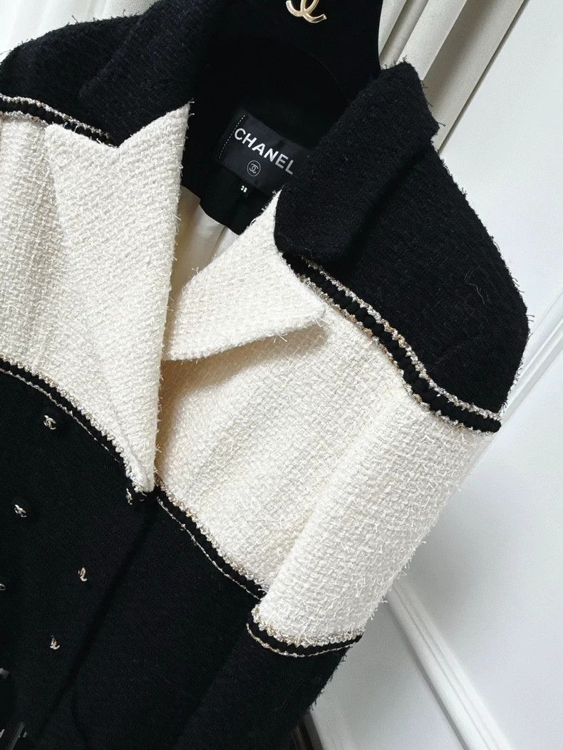 Chanel Chanel 20A Black and White Color Block Double-Breasted Woven Coat - dmc Size US M / EU 48-50 / 2 - 7 Thumbnail