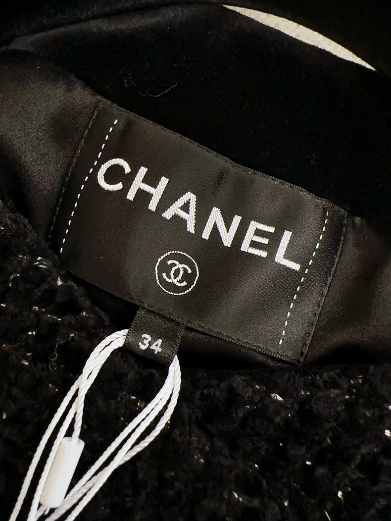 Chanel Chanel Black Tweed Double-Breasted Jacket - dmc Size US M / EU 48-50 / 2 - 4 Thumbnail