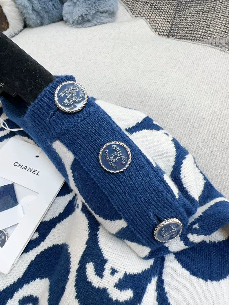 Chanel Chanel 21P Navy White CC Wave Knit Top - dmc Size US M / EU 48-50 / 2 - 5 Thumbnail