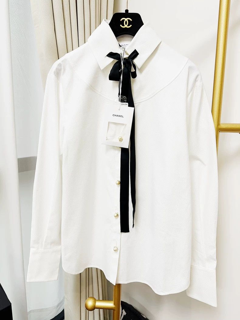 Chanel Chanel White Long Sleeve Pearl Button Shirt - dmc Size US S / EU 44-46 / 1 - 2 Thumbnail