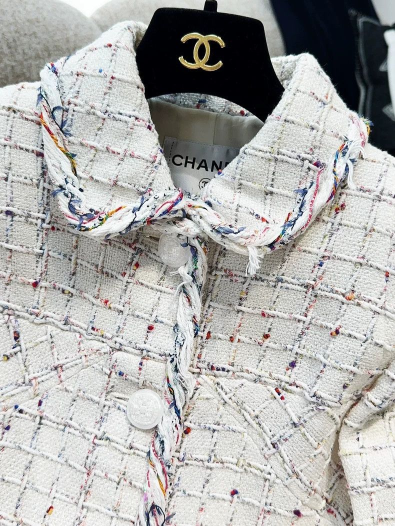 Chanel Chanel Pearl White Tweed Jacket - dmc Size US S / EU 44-46 / 1 - 4 Thumbnail