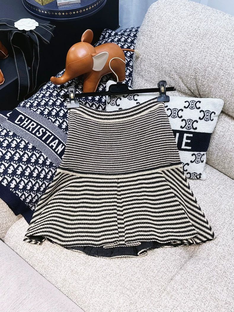 Chanel Chanel Brown Black Striped Knit Skirt - dmc Size US 36 / EU 52 - 2 Thumbnail