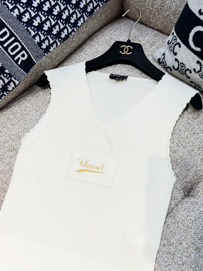 Chanel Chanel Sleeveless V-Neck Dress Beige - dmc Size US XS / EU 42 / 0 - 2 Thumbnail
