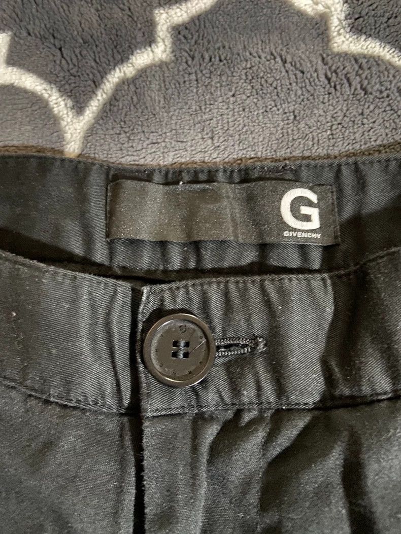 Givenchy Givenchy Cotton Casual Shorts - dmc Size US 32 / EU 48 - 2 Thumbnail