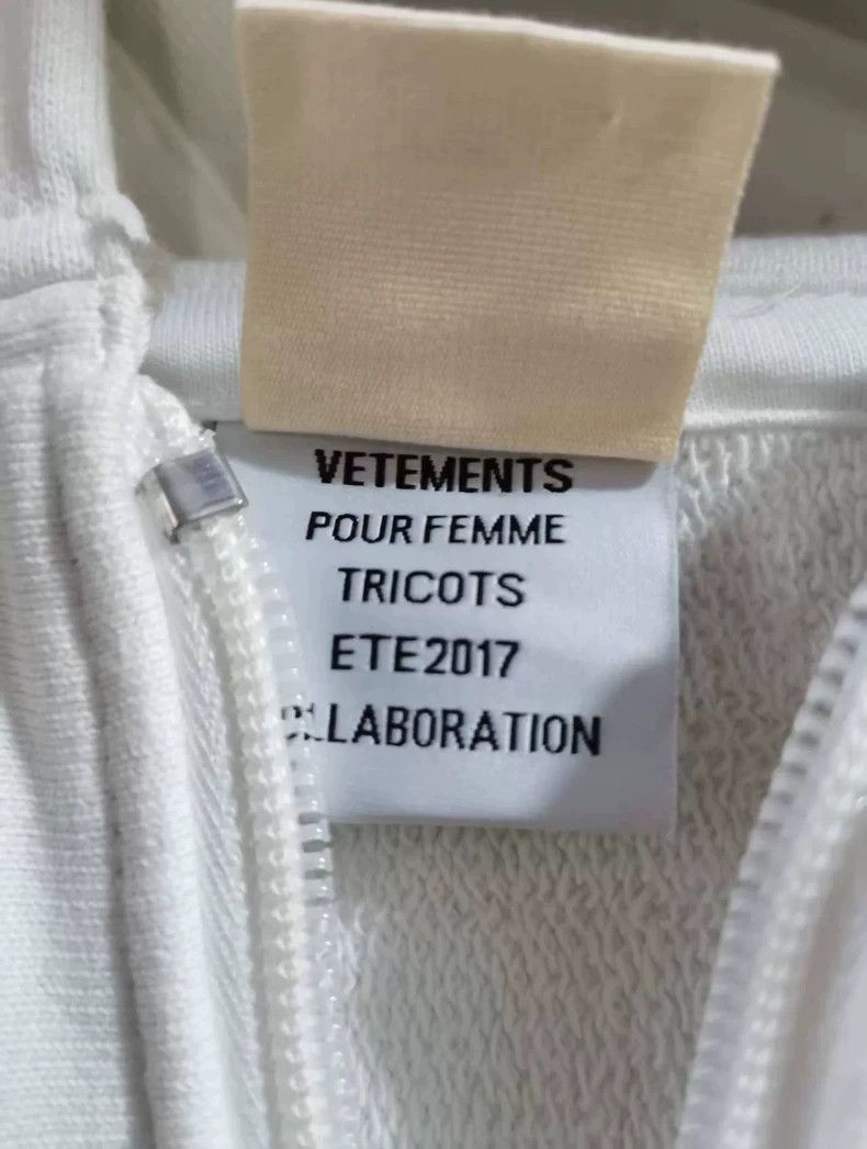 Vetements Vetements x Champion 17ss Hoodie Sweatshirt - dmc Size US XS / EU 42 / 0 - 3 Thumbnail