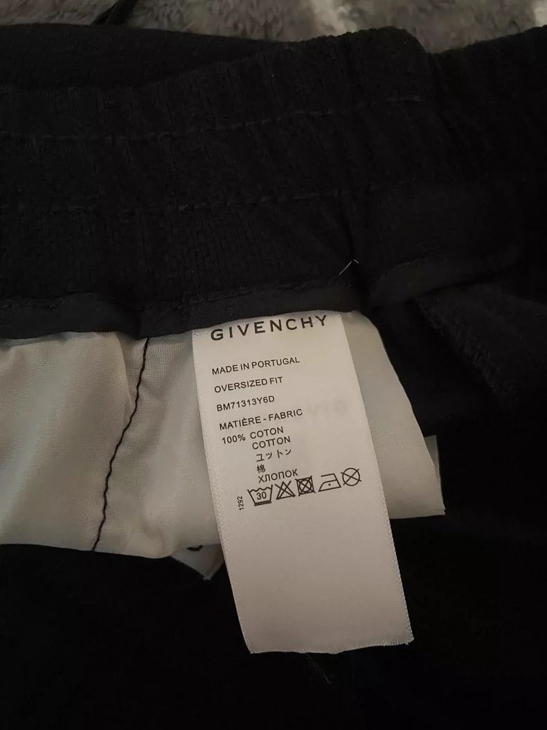 Givenchy GVC Printed Black Shorts 95 New - dmc Size US 29 - 4 Thumbnail