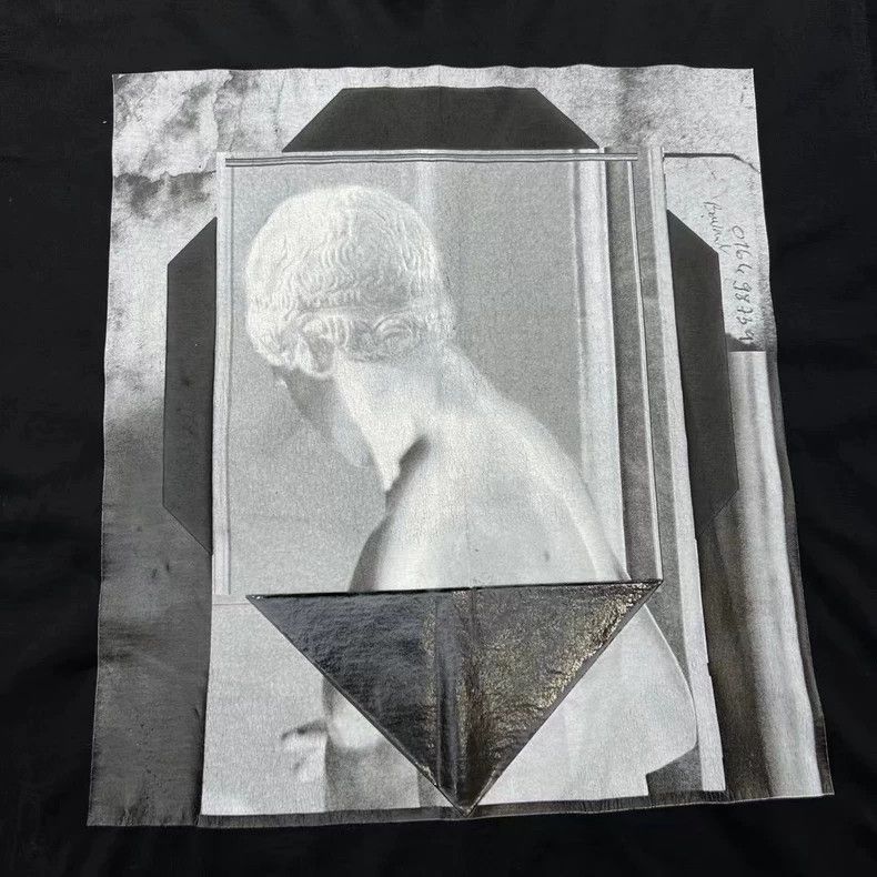 Givenchy GIVENCHY Portrait Print Short Sleeve T-shirt - dmc Size US S / EU 44-46 / 1 - 4 Thumbnail