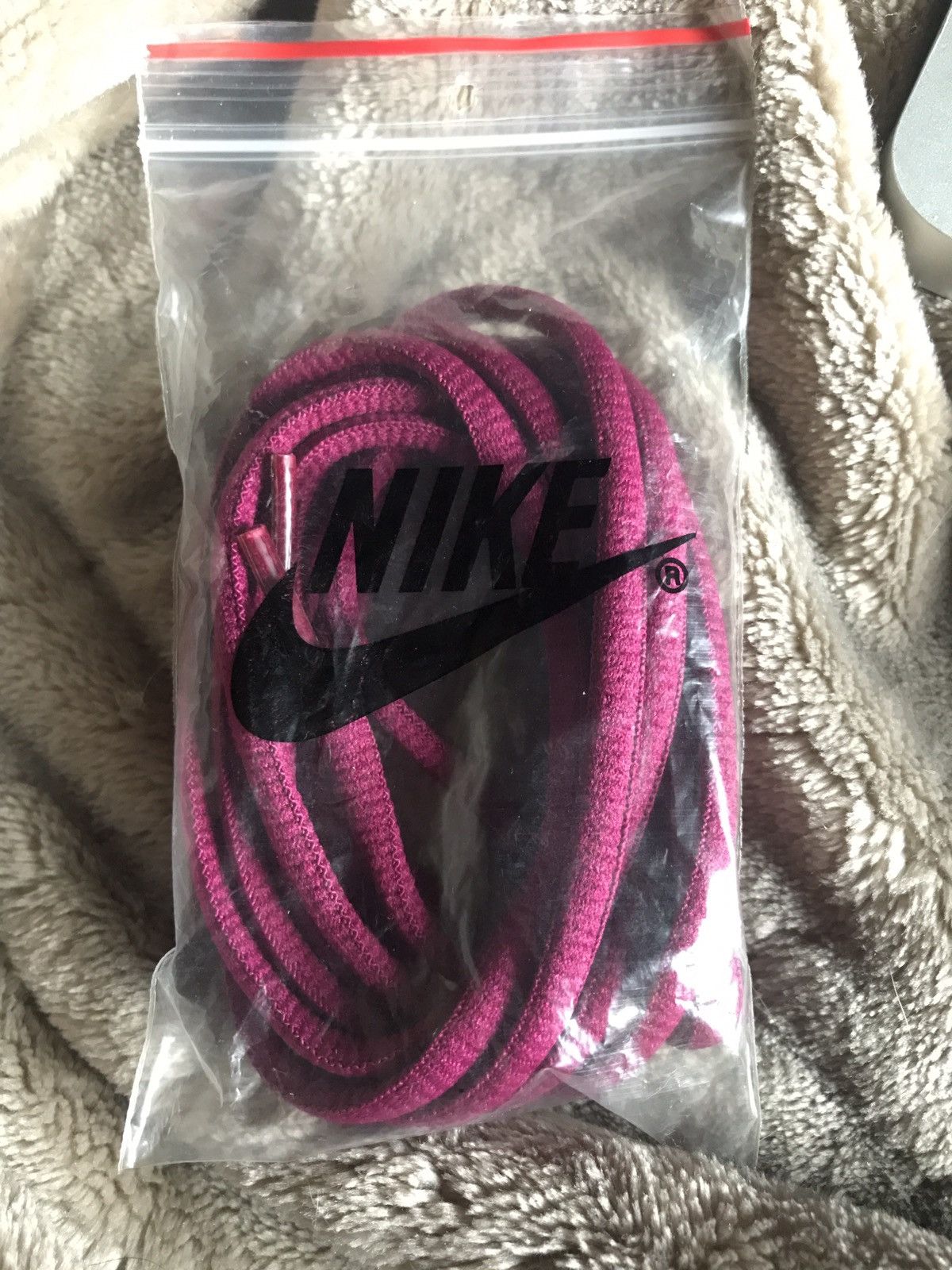 Designer × Nike *RARE* Vintage DS OG Magenta Nike SB Shoelaces Size ONE SIZE - 1 Thumbnail