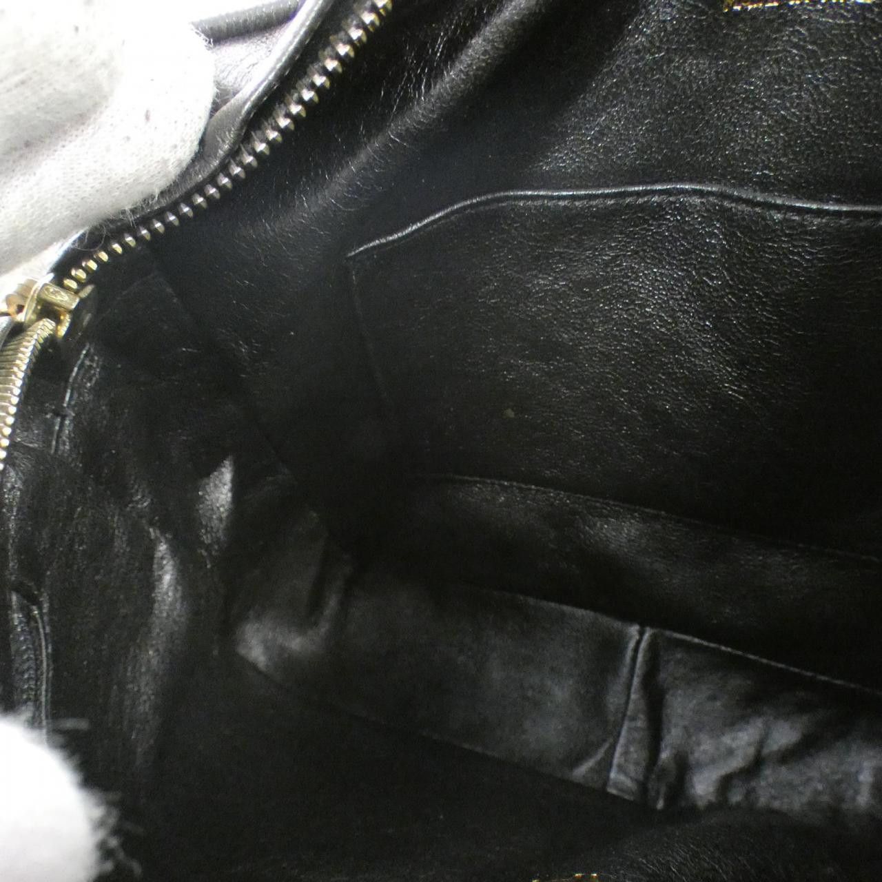 Chanel Chanel Chanel Lambskin Shoulder Bag Leather Shoulder Bag DUTY FREE for USA Size ONE SIZE - 10 Thumbnail