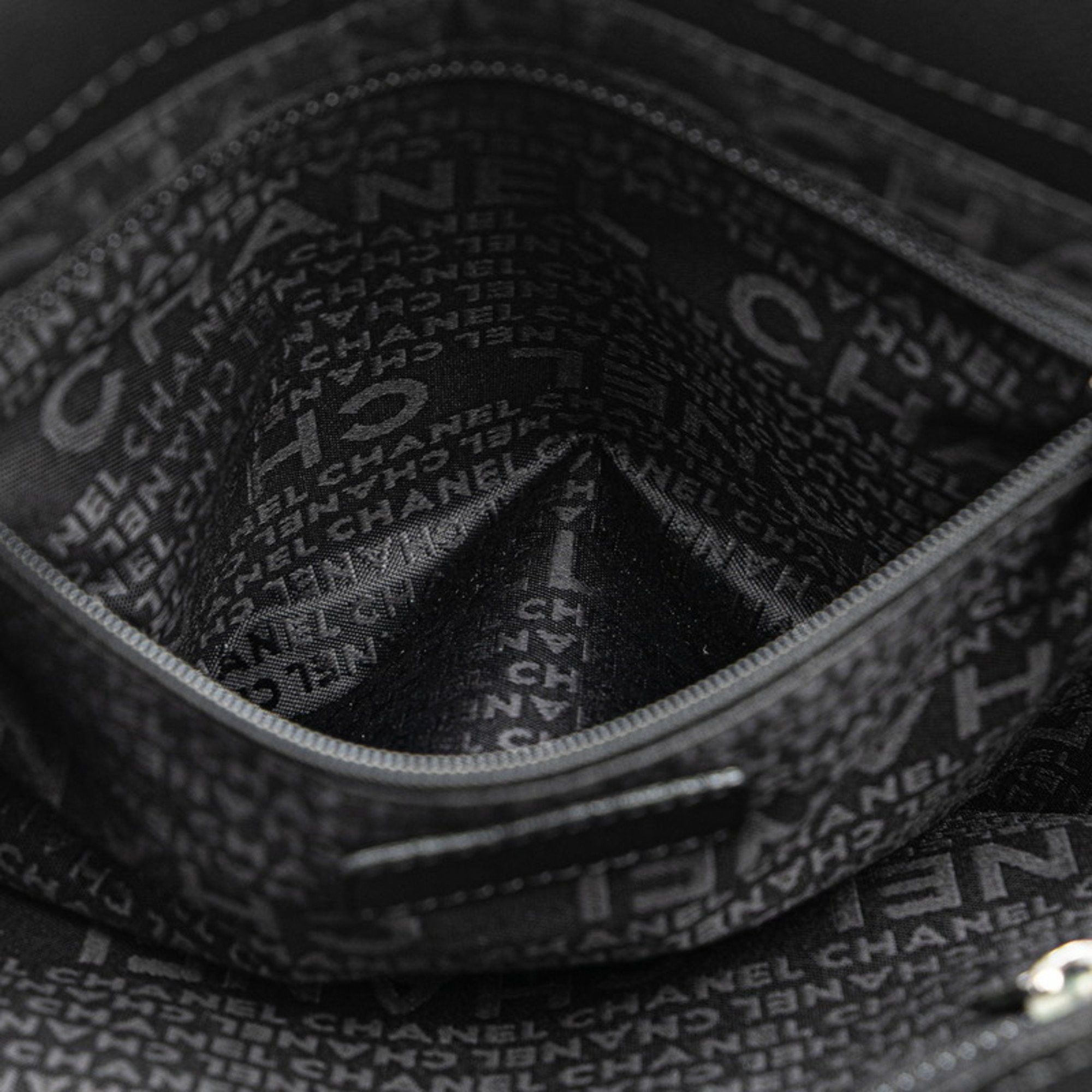 Chanel CHANEL Chocobar Coco Mark Tote Bag in Black Caviar Skin for Women Size ONE SIZE - 7 Thumbnail