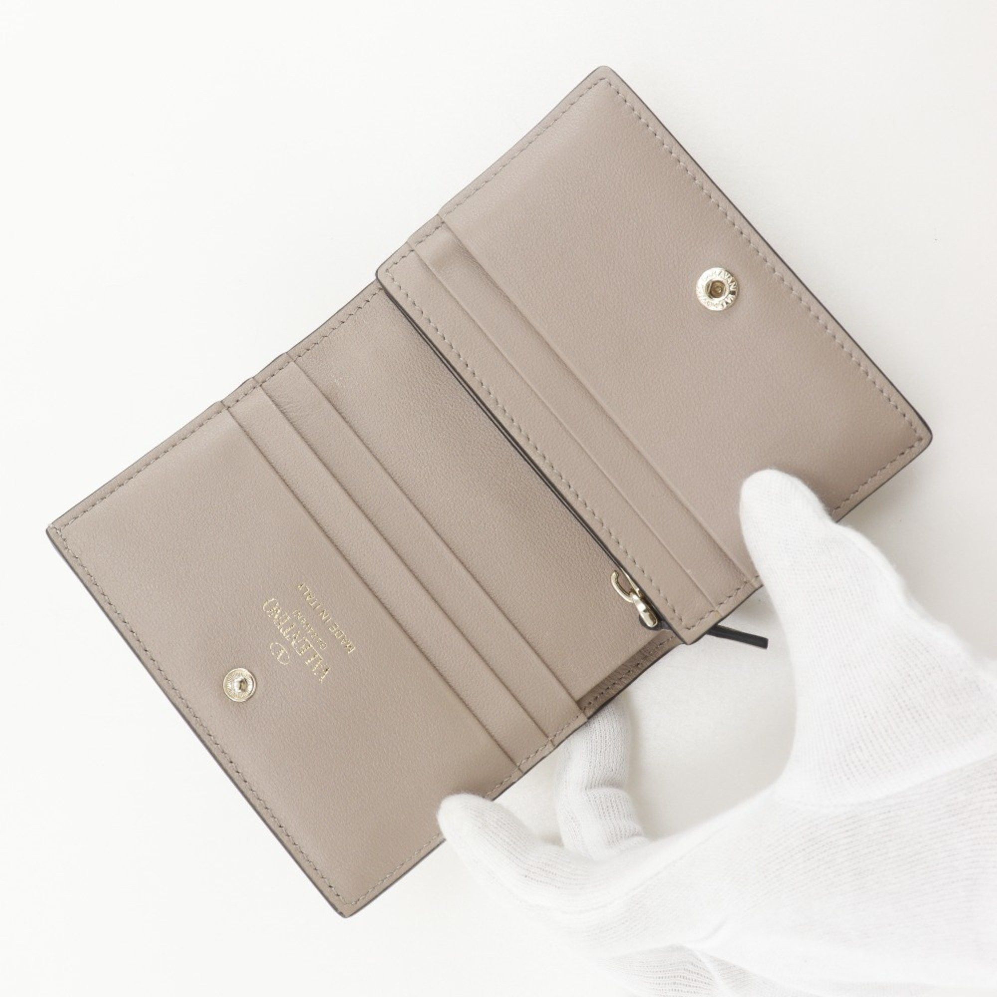 Valentino Valentino Garavani Rockstud Small Wallet, Bifold WW2P0P39BOL, Beige Calfskin with Snap Buttons, Women's Size ONE SIZE - 8 Thumbnail
