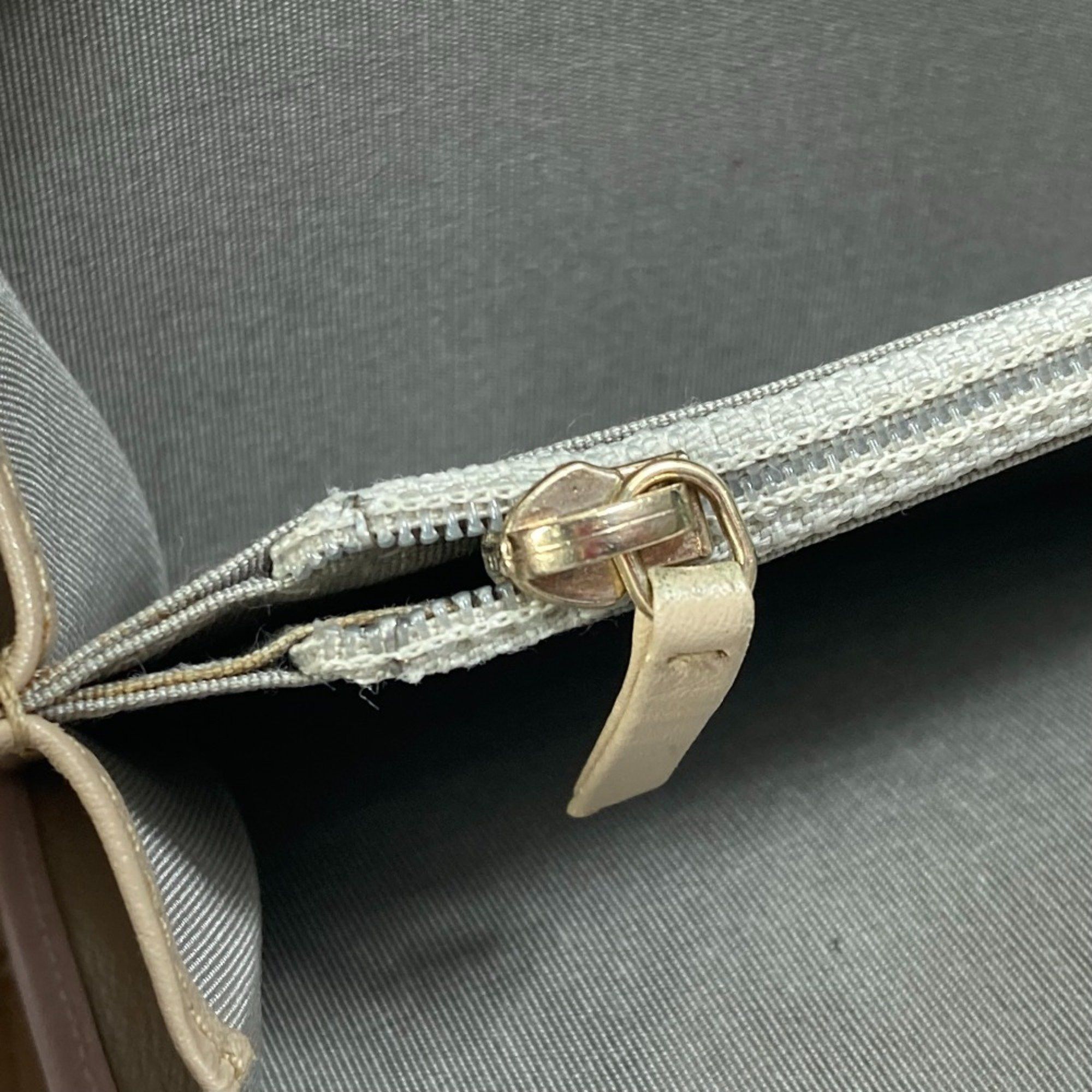 Chanel CHANEL Coco Mark CC Matelasse Quilted Round Zip Long Wallet in Calfskin, Gold Size ONE SIZE - 14 Thumbnail