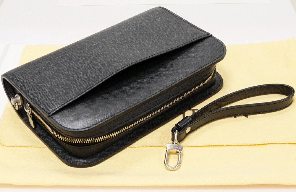 Louis Vuitton Louis Vuitton Louis Vuitton Taiga Baikal Clutch Bag M30182 Leather Clutch Bag M30182 DUTY FREE for USA Size ONE SIZE - 3 Thumbnail