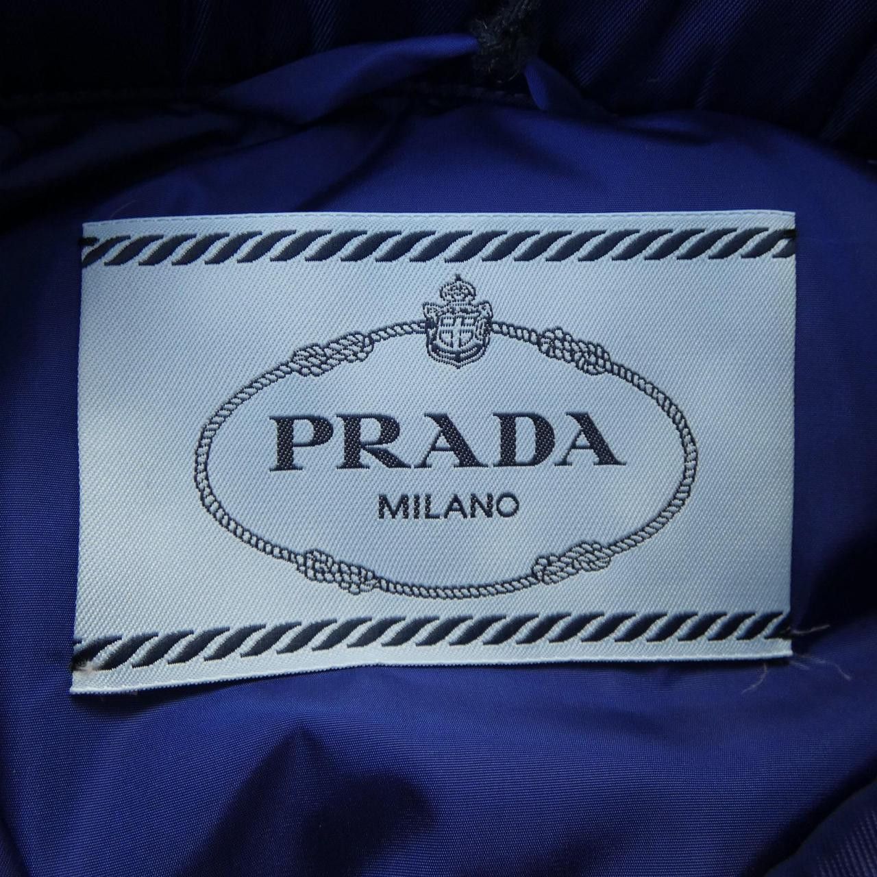 Prada Prada Prada RE-NYLON Down Jacket Others Outerwear 29X042 S222 1WQ8 DUTY FREE for USA Size ONE SIZE - 4 Thumbnail