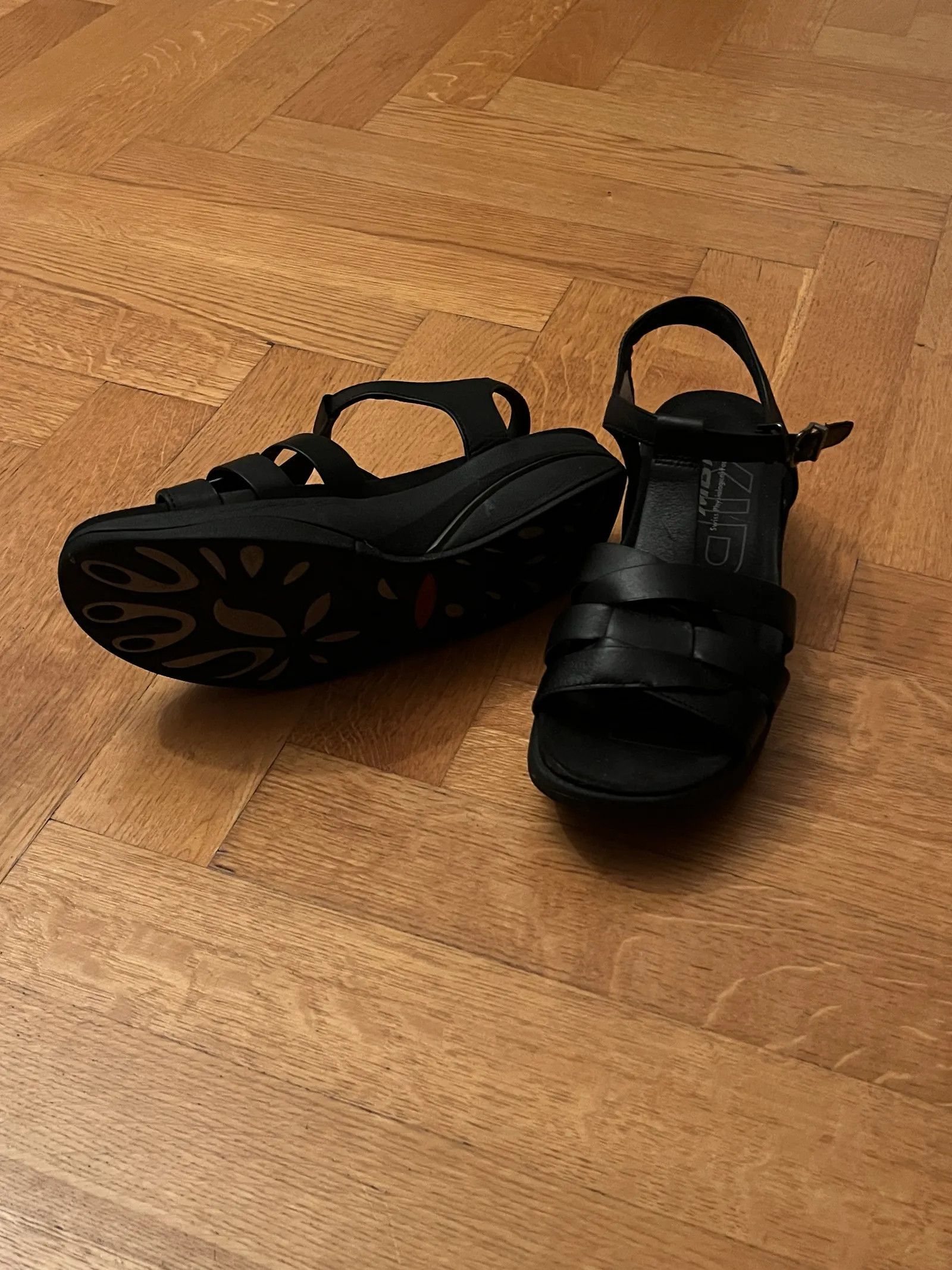 MBT MBT Kaburi Sandals Size US 8 / IT 38 - 2 Thumbnail