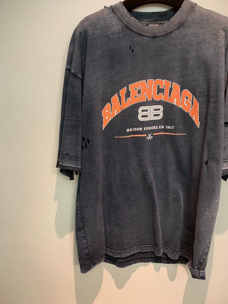 Balenciaga Balenciaga Distressed Double B Logo Tee - dmc Size US M / EU 48-50 / 2 - 4 Thumbnail