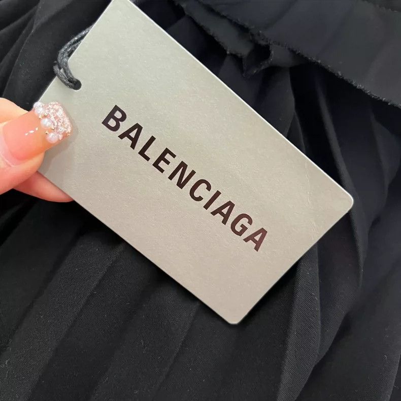 Balenciaga Balenciaga Black Asymmetric Pleated Skirt - dmc Size US 34 / EU 50 - 5 Thumbnail