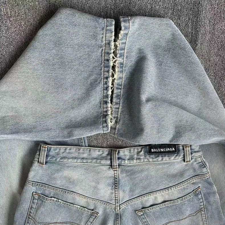 Balenciaga Balenciaga FW22 High-Waist Baggy Jeans - dmc Size US 38 / EU 54 - 6 Thumbnail