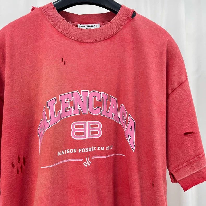 Balenciaga Balenciaga Washed Distressed Logo Tee - dmc Size US M / EU 48-50 / 2 - 3 Thumbnail