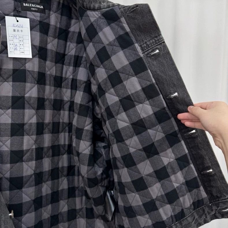 Balenciaga Balenciaga Washed Denim Cotton Jacket - dmc Size US M / EU 48-50 / 2 - 5 Thumbnail